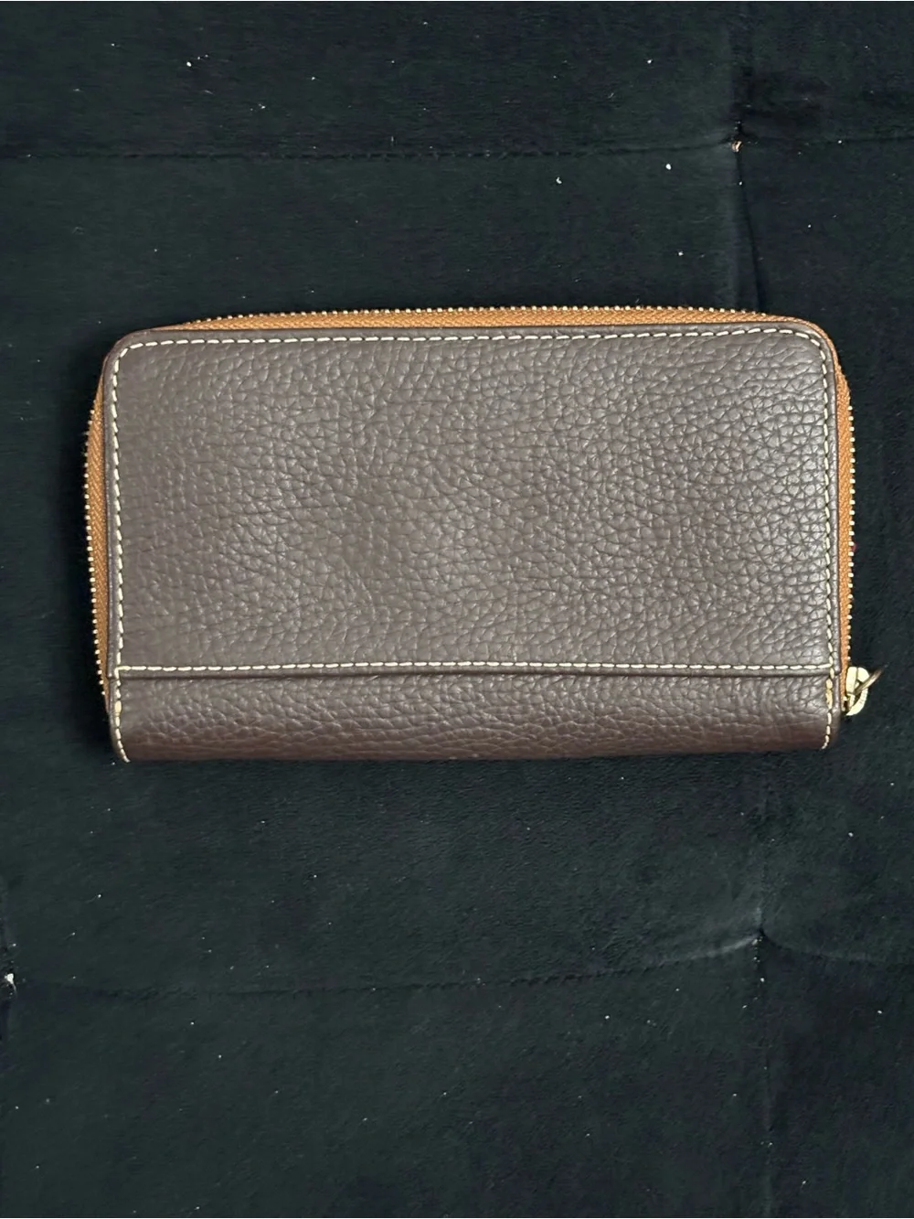 Dooney & Bourke Dark Brown Pebbled Leather Zip Wallet with Tan Trim - Picture 3 of 9
